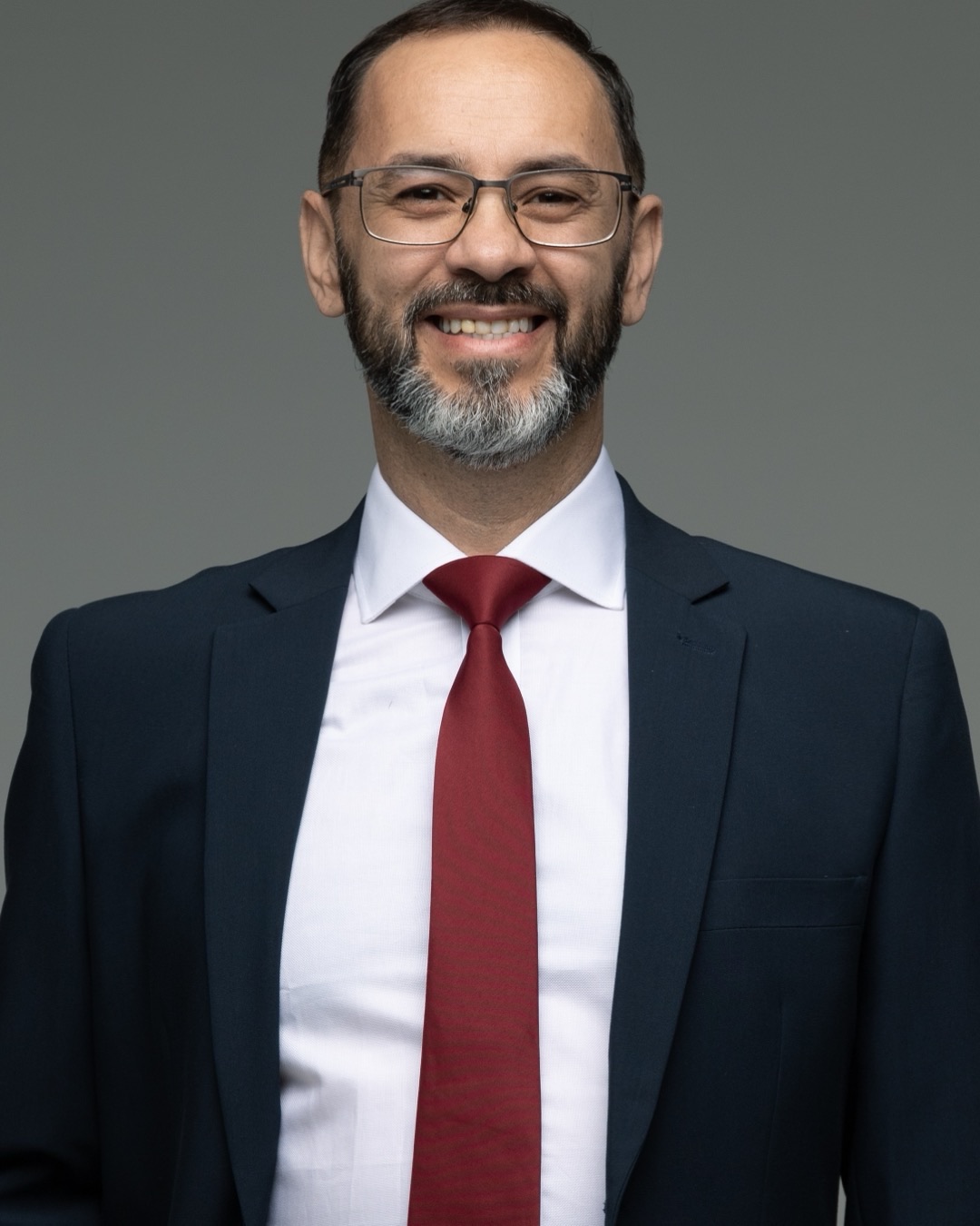 Retrato profissional do advogado fundador da Zanchin Advocacia